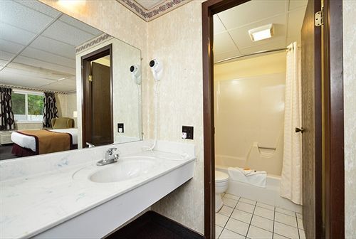 Howard Johnson By Wyndham West Yarmouth Cape Cod Esterno foto